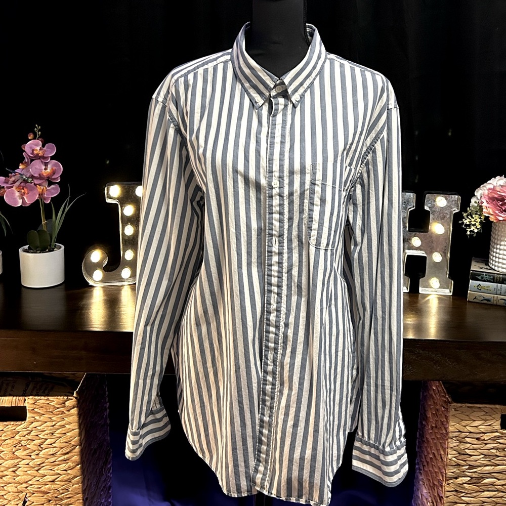 American Eagle Button Down Oxford Shirt